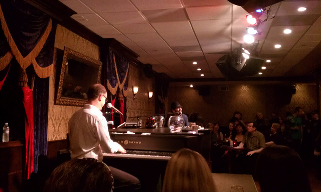 dueling-pianos